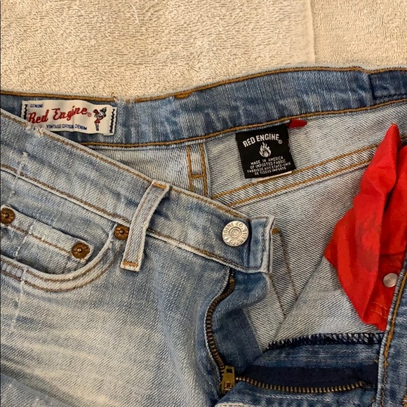Red Engine Capris Jeans - Picture 3 of 8